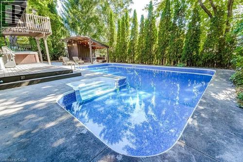 9 Foresthill Crescent, Fonthill, ON - Outdoor With In Ground Pool With Backyard