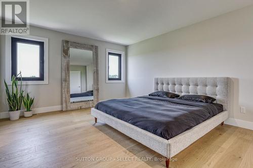 61 Crestview Drive, Middlesex Centre, ON - Indoor Photo Showing Bedroom