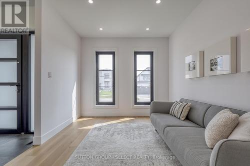 61 Crestview Drive, Middlesex Centre, ON - Indoor Photo Showing Other Room