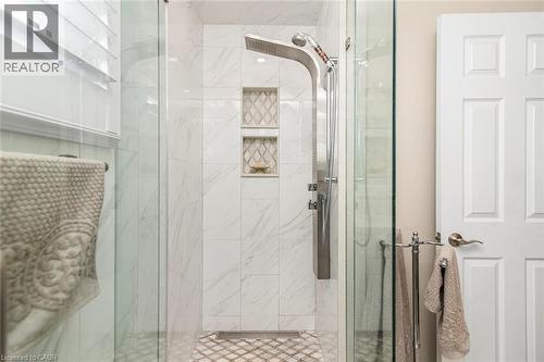 27 Beaverton Drive, Hamilton, ON - Indoor Photo Showing Bathroom