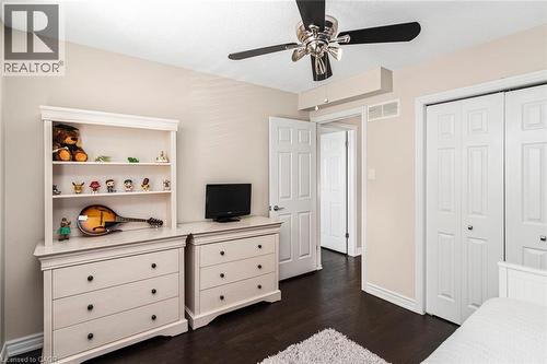 27 Beaverton Drive, Hamilton, ON - Indoor Photo Showing Bedroom