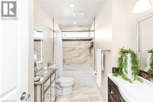 27 Beaverton Drive, Hamilton, ON - Indoor Photo Showing Bathroom