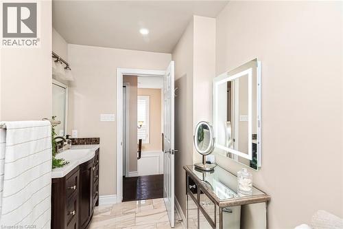 27 Beaverton Drive, Hamilton, ON - Indoor Photo Showing Bathroom