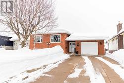 33 Parker AVE  Sault Ste. Marie, ON P6B 1G6