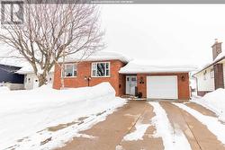 33 Parker AVE  Sault Ste. Marie, ON P6B 1G6