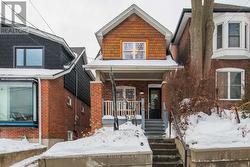 418 JONES AVENUE  Toronto, ON M4J 3G3