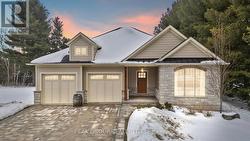 689 CANBORO ROAD  Pelham (Fenwick), ON L0S 1C0