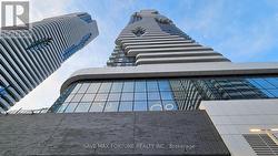 5710 - 8 INTERCHANGE WAY  Vaughan, ON L4K 0R2