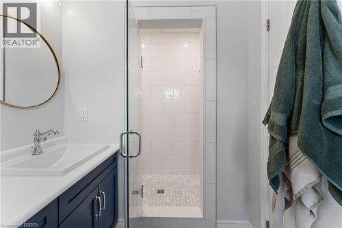 2 Masters Lane, Paris, ON - Indoor Photo Showing Bathroom