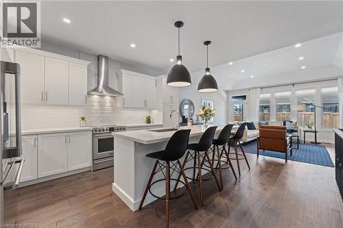 2 Masters Lane, Paris, ON - Indoor Photo Showing Kitchen With Upgraded Kitchen