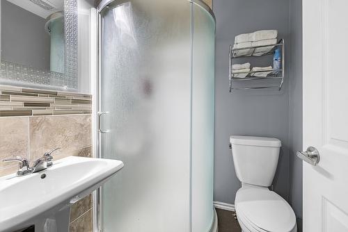 315 14Th Avenue, Cranbrook, BC - Indoor Photo Showing Bathroom