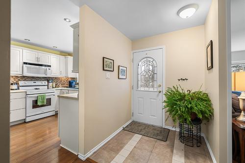 315 14Th Avenue, Cranbrook, BC - Indoor Photo Showing Kitchen