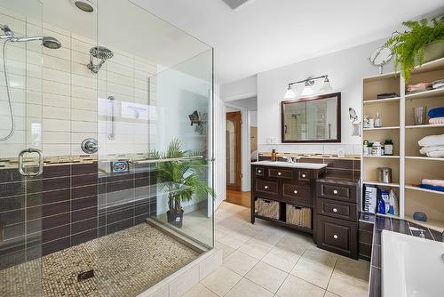 315 14Th Avenue, Cranbrook, BC - Indoor Photo Showing Bathroom