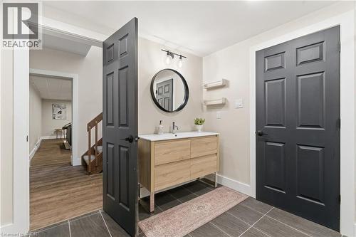 88 Old Forest Crescent, Kitchener, ON - Indoor Photo Showing Bathroom