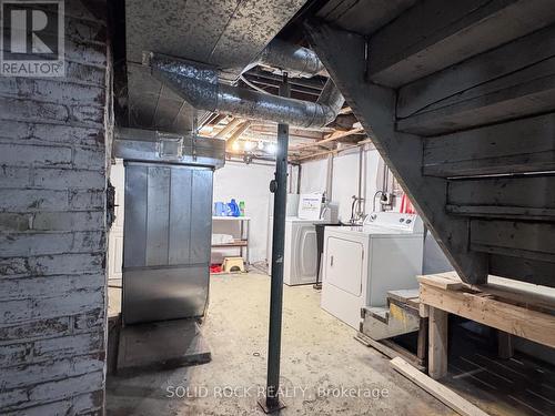 412 Montreal Road, Ottawa, ON - Indoor Photo Showing Laundry Room