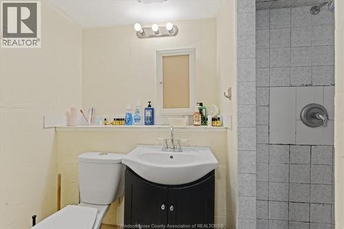 3060 Sandwich, Windsor, ON - Indoor Photo Showing Bathroom