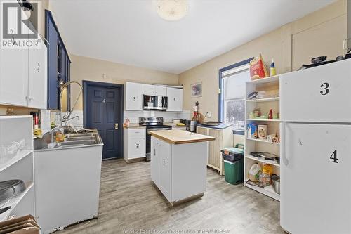 3060 Sandwich, Windsor, ON - Indoor Photo Showing Kitchen