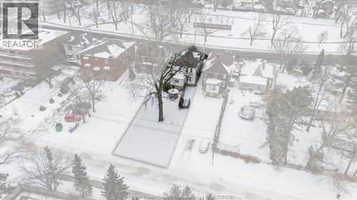3060 Sandwich, Windsor, ON - Outdoor