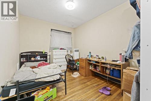 3060 Sandwich, Windsor, ON - Indoor