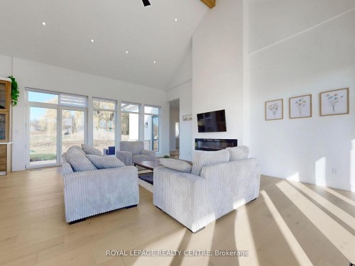 521 Old York Road, Burlington, ON - Indoor Photo Showing Living Room