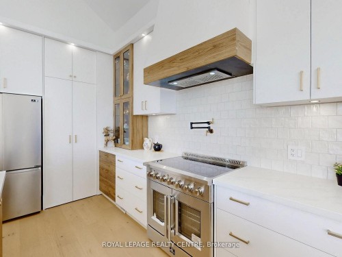 521 Old York Road, Burlington, ON - Indoor Photo Showing Kitchen