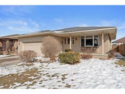 2972 JENNIFER  Windsor, ON N8W 5J2