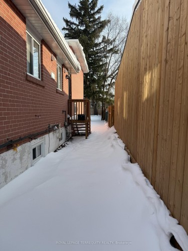 5 Rochelle Crescent, Toronto, ON - Outdoor With Exterior