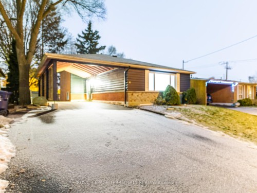 5 Rochelle Crescent, Toronto, ON - Outdoor