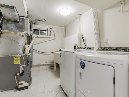5 Rochelle Crescent, Toronto, ON - Indoor Photo Showing Laundry Room
