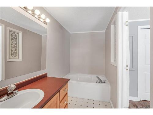 107 Hedgeview Dr, Fredericton, NB 