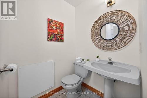 Main level bath w/shower - 1420 Tiny Beaches Road N, Tiny, ON - Indoor Photo Showing Bathroom