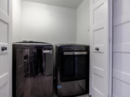 Salle de lavage - 5808 Rue Alphonse, Brossard, QC - Indoor