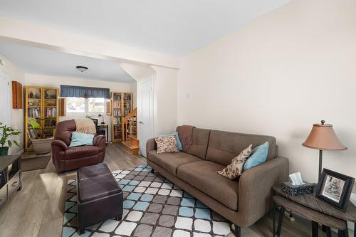 Salle familiale - 37 Place Leclerc, Kirkland, QC - Indoor Photo Showing Living Room