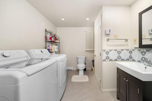 Salle de bains - 37 Place Leclerc, Kirkland, QC - Indoor Photo Showing Laundry Room