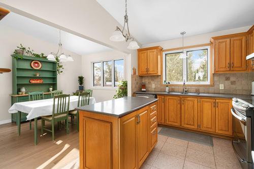 Cuisine - 37 Place Leclerc, Kirkland, QC - Indoor Photo Showing Kitchen With Double Sink