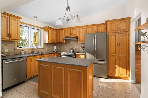 Cuisine - 37 Place Leclerc, Kirkland, QC - Indoor Photo Showing Kitchen With Double Sink