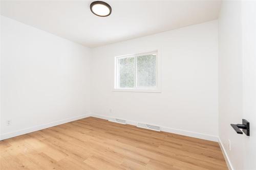 85 Thatcher Drive, Winnipeg, MB - Indoor Photo Showing Other Room