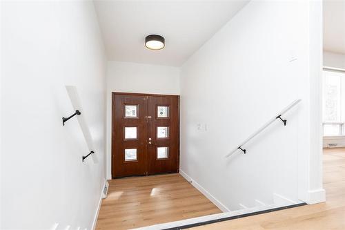 85 Thatcher Drive, Winnipeg, MB - Indoor Photo Showing Other Room