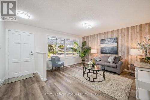 179 Traynor Avenue, Kitchener, ON - Indoor Photo Showing Living Room
