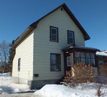 611 N Vickers Street NORTH Thunder Bay, ON P7C 4B6