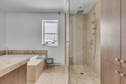 Salle de bains - 43 Rue Solidago, Sainte-Brigitte-De-Laval, QC - Indoor Photo Showing Bathroom