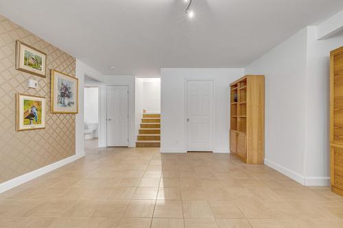 Salle familiale - 43 Rue Solidago, Sainte-Brigitte-De-Laval, QC - Indoor Photo Showing Other Room