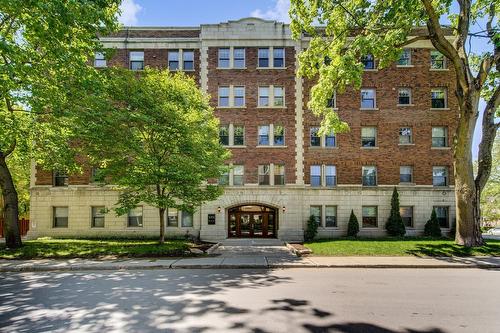 Façade - 18-376 Av. Redfern, Westmount, QC - Outdoor With Facade
