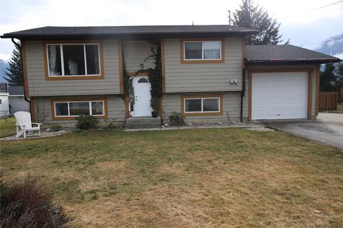 304 5TH  NW Street  Nakusp, BC V0G 1R0