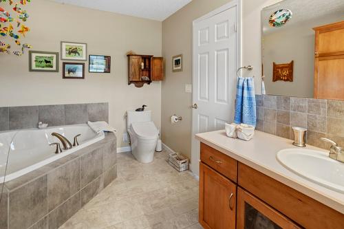 2372 20Th Street, Lister, BC 