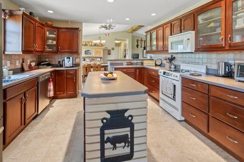 2372 20Th Street, Lister, BC 