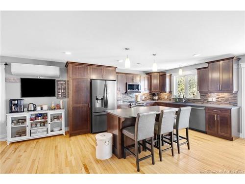 6 Harvest Crt, Fredericton, NB 