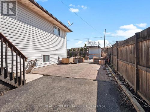 379 Southworth Street S, Welland (Lincoln/Crowland), ON - Indoor Photo Showing Living Room