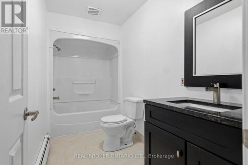 379 Southworth Street S, Welland (Lincoln/Crowland), ON - Indoor Photo Showing Bathroom
