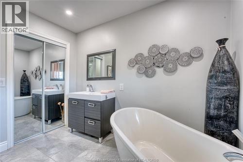 111 Danforth, Leamington, ON - Indoor Photo Showing Bathroom